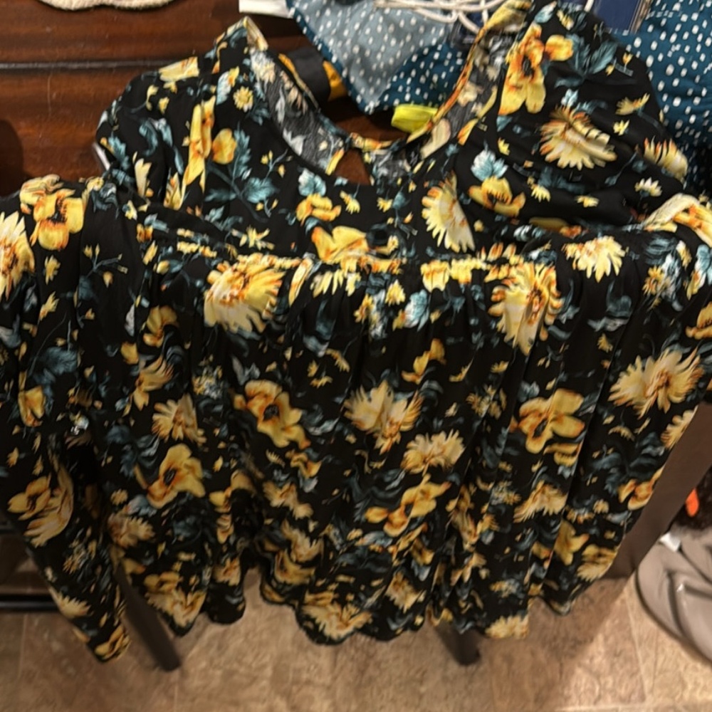 Torrid Sunflower Longsleeve dress size 3